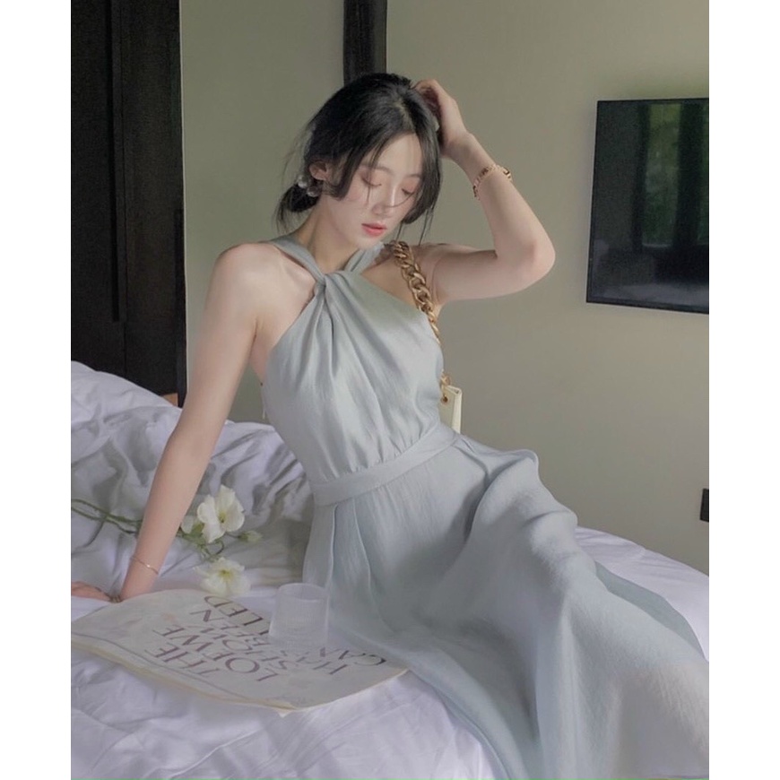 Đầm dáng suông cổ yếm voan
