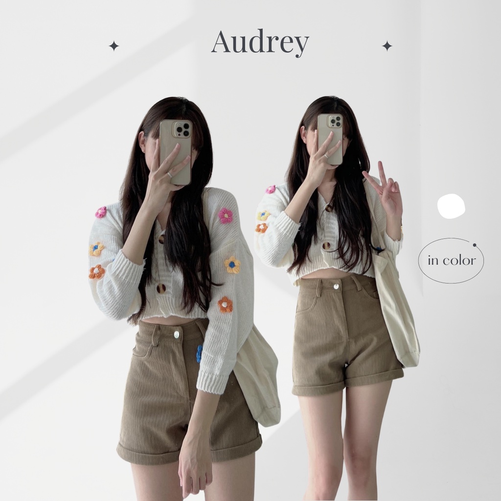 A009 Áo cardigan len dáng lửng đính hoa nổi AUDREY