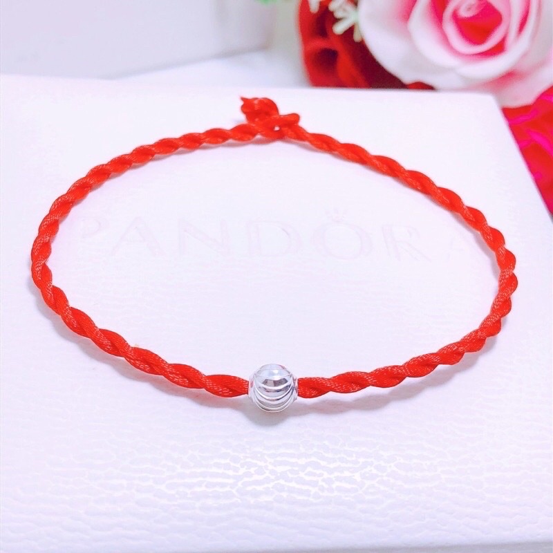 vòng tay chỉ đỏ bi bạc