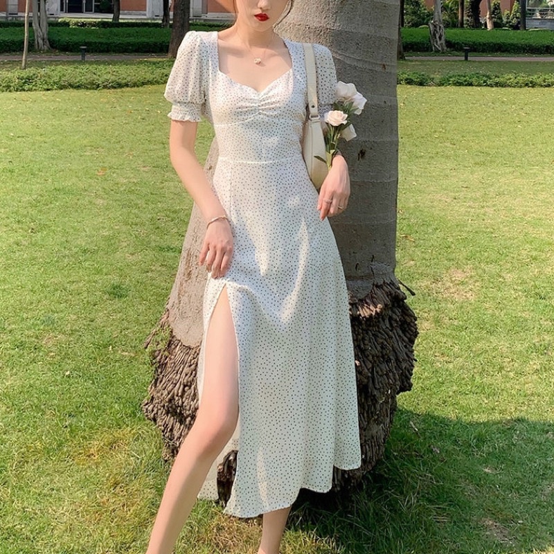 váy xẻ chấm bi
