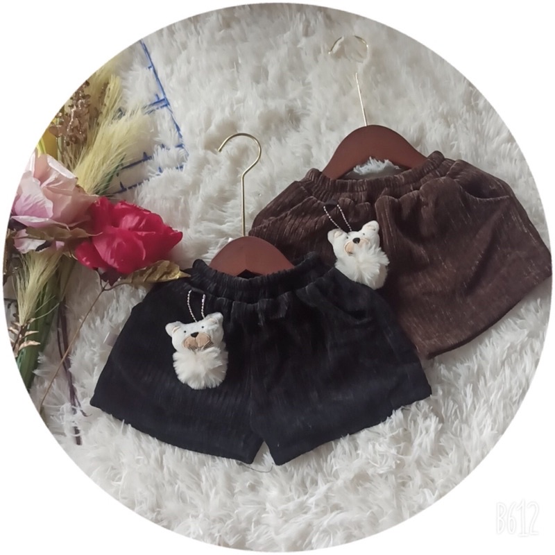 (10-25kg} Quần đùi nhung thời trang cho bé gái size nhí - M322