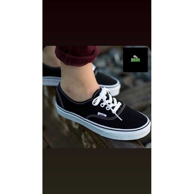 Giày Vans Classic Authentic Black/White