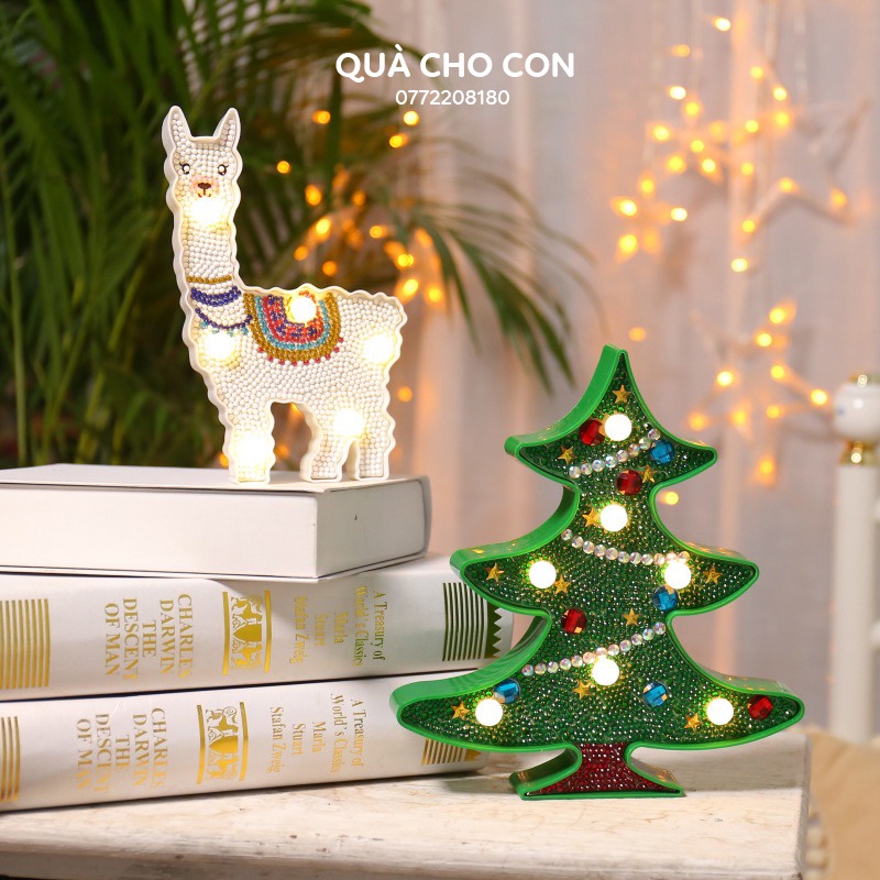 ĐỒ TRANG TRÍ TỰ ĐÍNH ĐÁ HANDMADE CÂY THÔNG NOEL, NGỰA 1 SỪNG, LẠC ĐÀ ALPACA CÓ ĐÈN LED (tặng kèm pin)