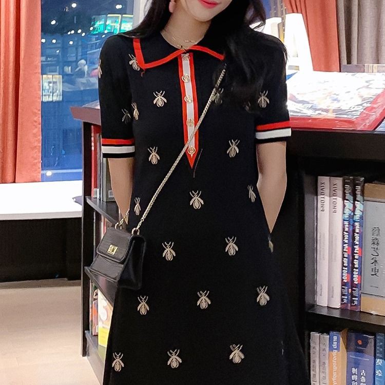 Váy dệt kim thêu hình con ong nhỏ thời trang, cổ áo POLO phiên bản Hàn Quốc mới, váy ngắn tay mỏng | BigBuy360 - bigbuy360.vn
