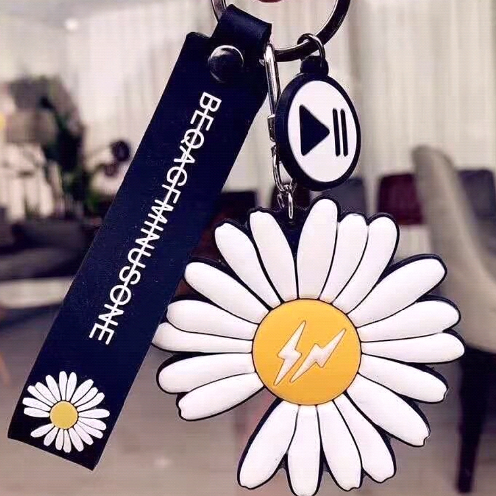 GD PEACEMINUSONE Móc Khóa Silicon Hình Trái Tim Có Chữ Peaceminusone G-DRAGON BIGBANG Little Daisies