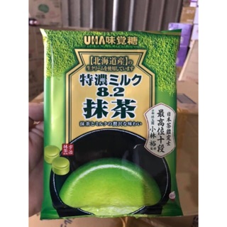 Kẹo trà xanh nhân sữa 8.2 UHA Nhật 84G