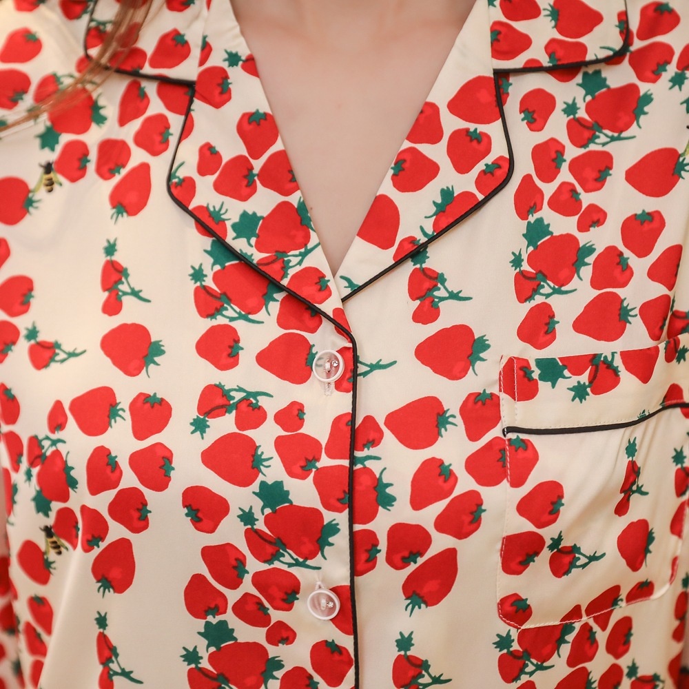 Bộ đồ ngủ bằng lụa in họa tiết thời trang cho nữ