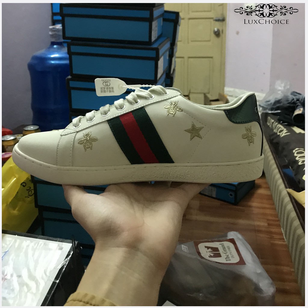 Giày ace màu trắng thêu ong sao | BigBuy360 - bigbuy360.vn