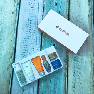 Bộ dưỡng da 6 món AMORE PACIFIC