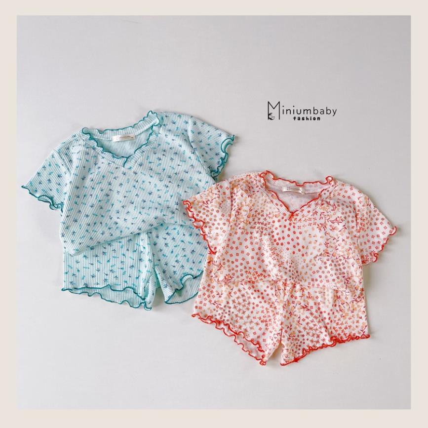 Bộ đồ cộc tay hoa viền bèo cổ tim cho bé gái chất liệu 100% cotton, quần áo trẻ em mặc mùa hè MiniumBaby SB1245