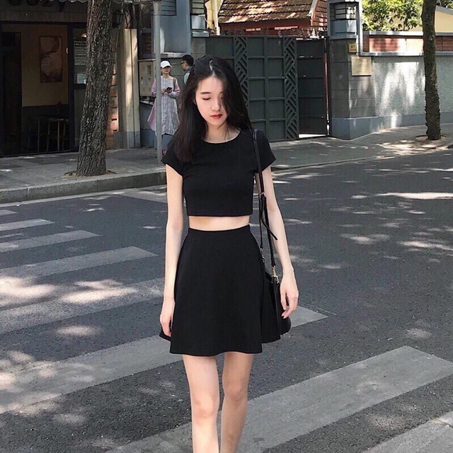 SET ÁO CROPTOP VÀ CHÂN VÁY