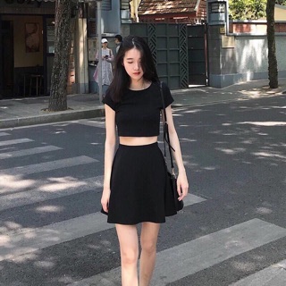 SET ÁO CROPTOP VÀ CHÂN VÁY