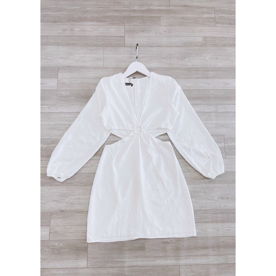 VÁY TRẮNG KHOÉT EO