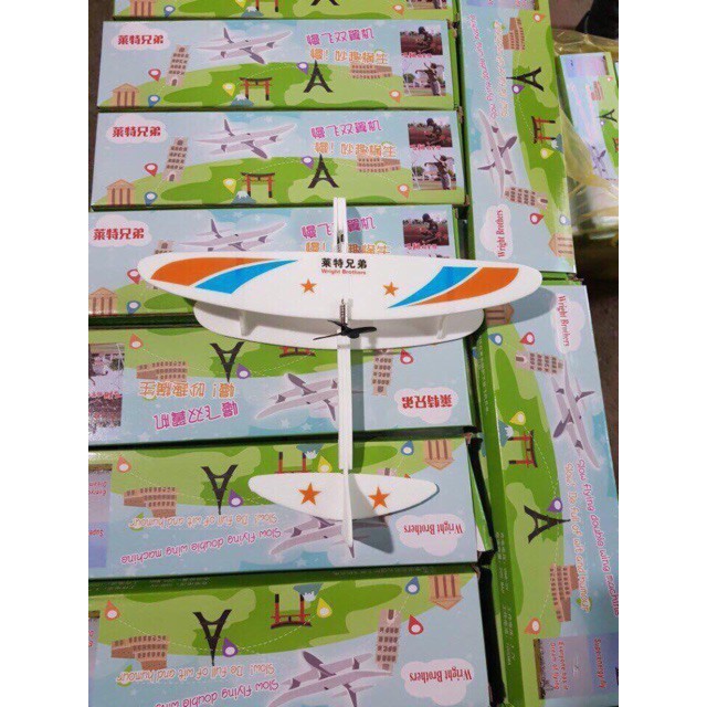 Máy bay xốp chạy pin