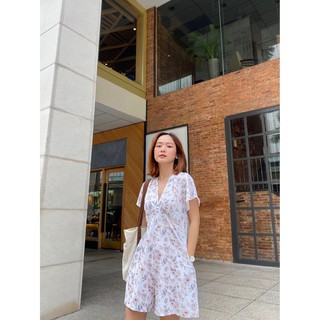 Jump hoa cổ V nút bọc