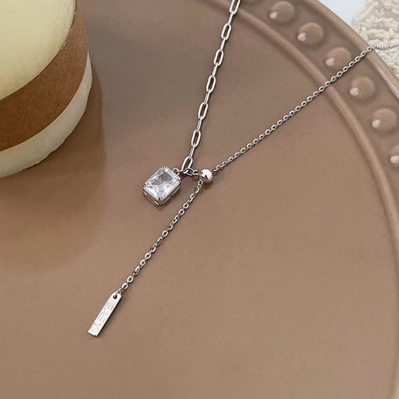 Vòng cổ thời trang bằng kim cương hình vuông dành cho phụ nữ