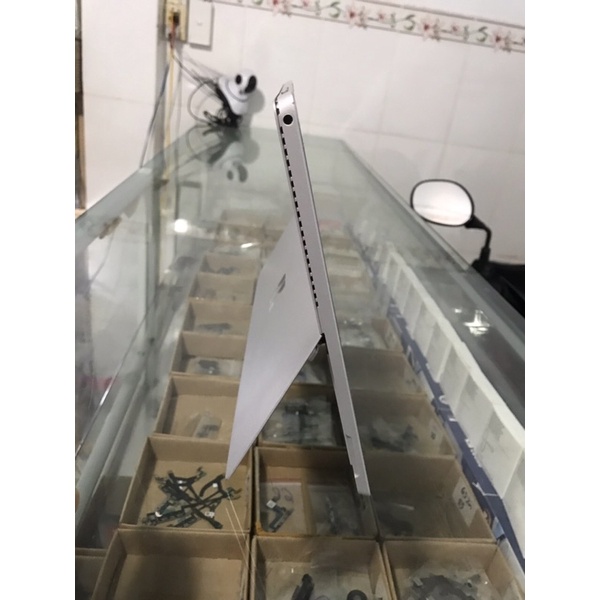 Laptop Surface Pro 4 /pro 5 intel core i5 -7300U thế hệ 7 đẹp Ram 4GB / SSD 128GB/ màn hình 12.5icnh 2k hiển thị đẹp