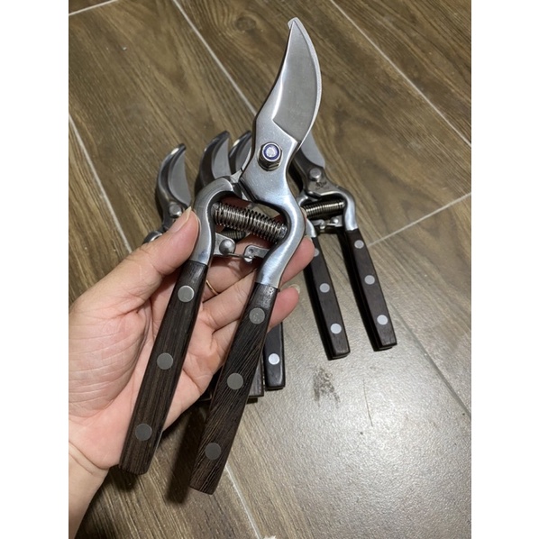 Kéo cắt cành thép đúc Nội địa nhật