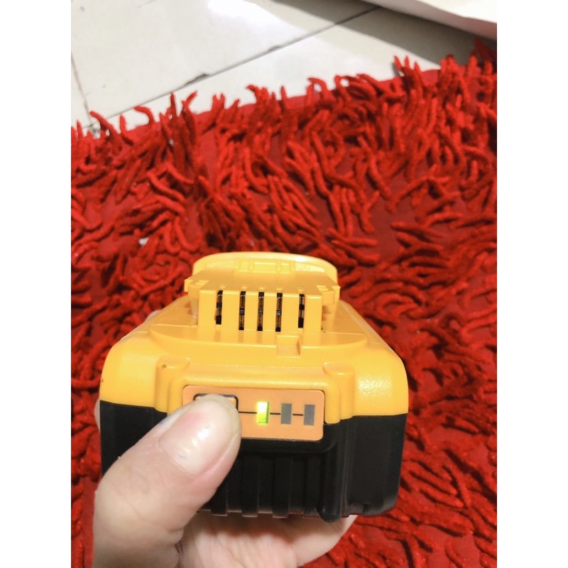 Pin dewalt 5ah đóng mới