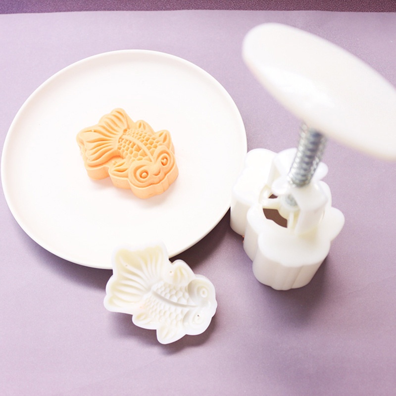 Dụng Cụ Làm Bánh Trung Thu DIY Kềm Đầu Khuôn Cắt Hình Con Cá 3D 65G