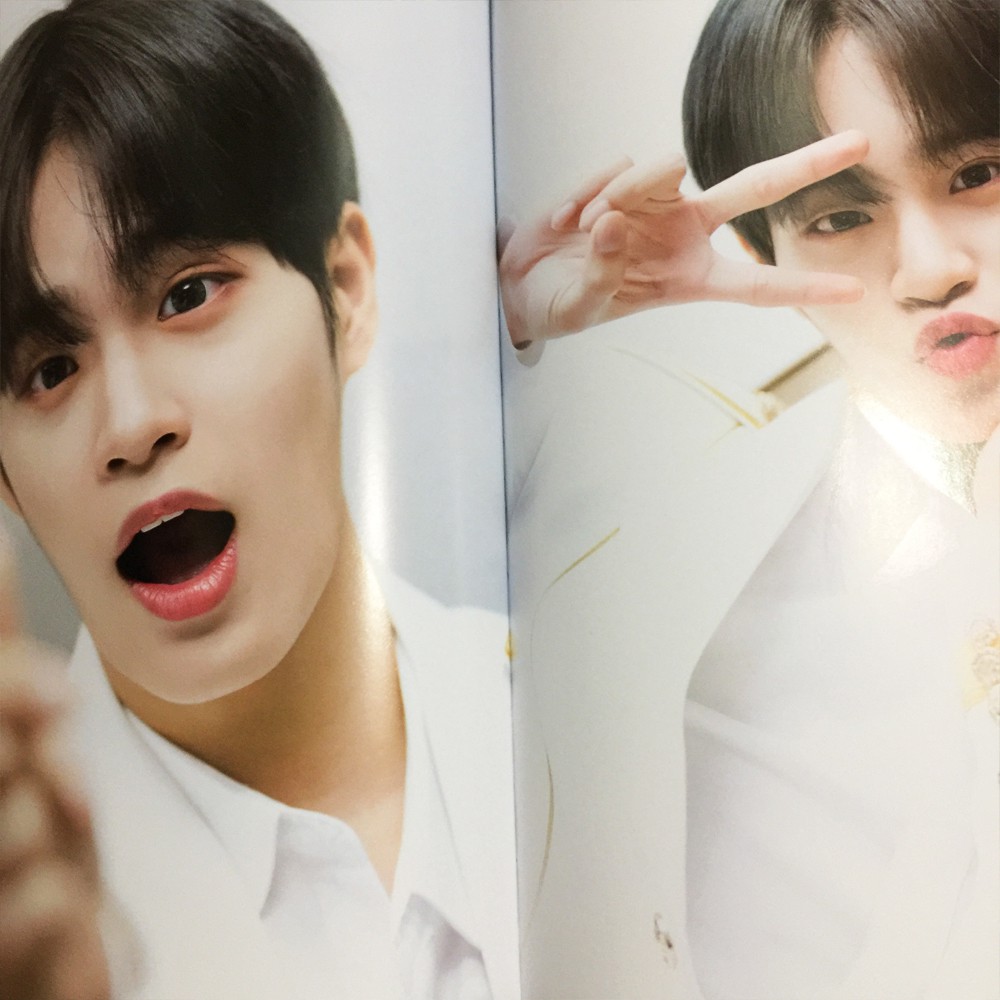 Photobook Wanna One Undivided new 2018