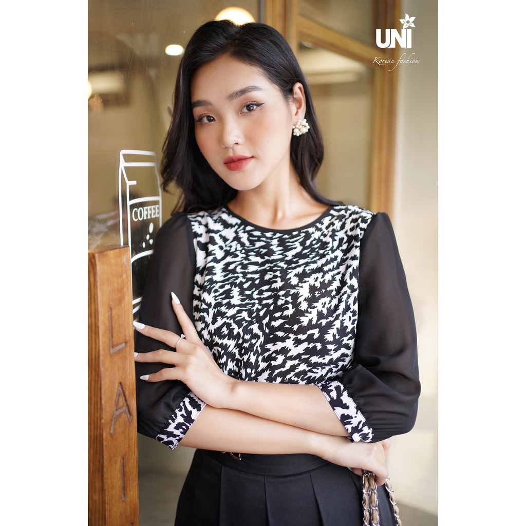 Áo Sơ Mi Nữ UNIVTH Họa Tiết Đen Trắng Tay Bồng Lỡ 4A0207