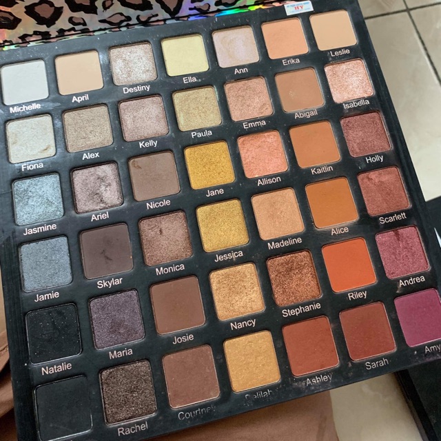 Phấn mắt violet