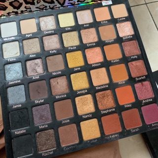 Phấn mắt violet