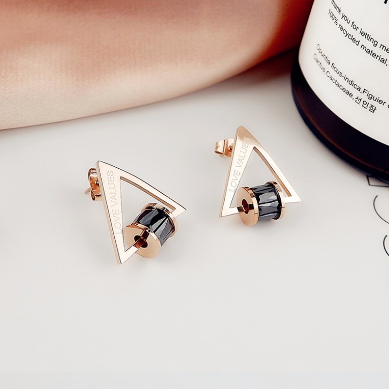 Bông Tai Tam Giác Titan Ko Đen TT 3739