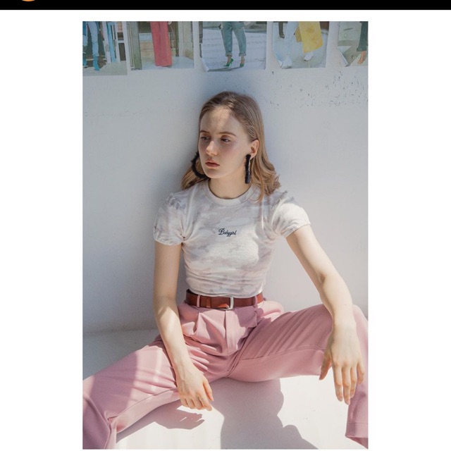 BABYGIRL CAMO CROP_ The white egg