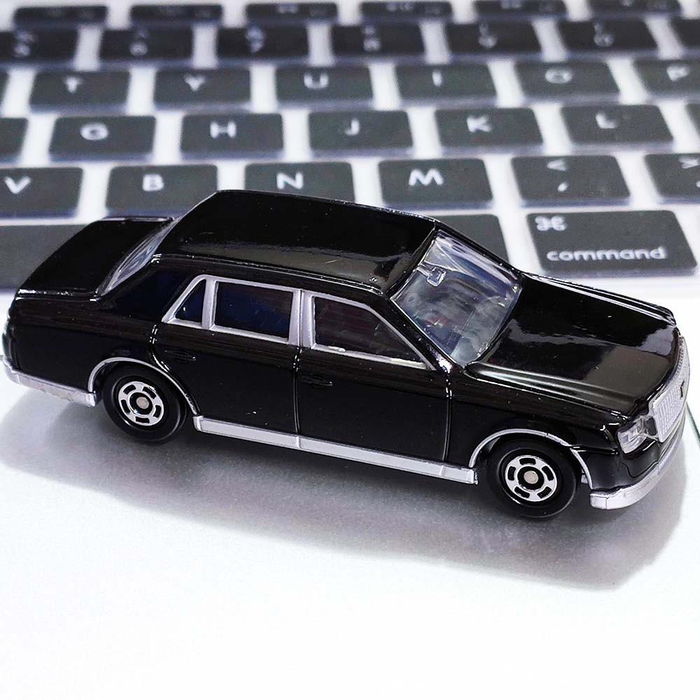 Xe ô tô mô hình Tomica Toyota Century Black No.114 - Made in Việt Nam (No Box)