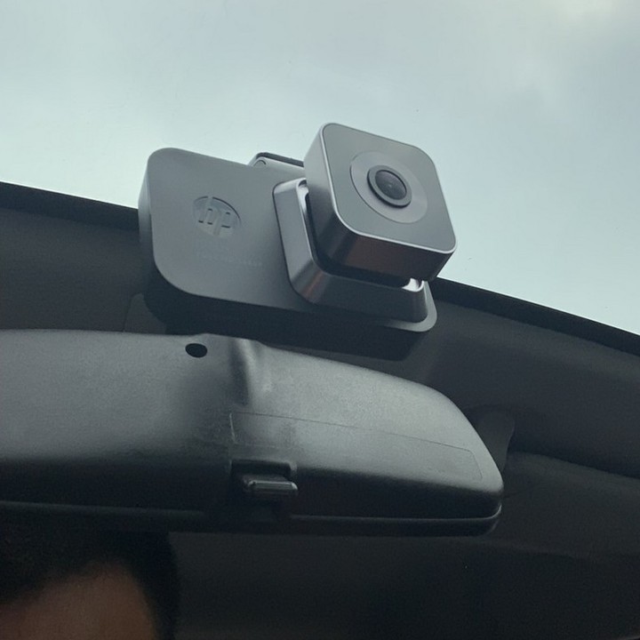 Camera hành trình ô tô, xe hơi cao cấp thương hiệu HP f975x tích hợp camera lùi, Wifi, GPS, màn hình 3 inch LCD