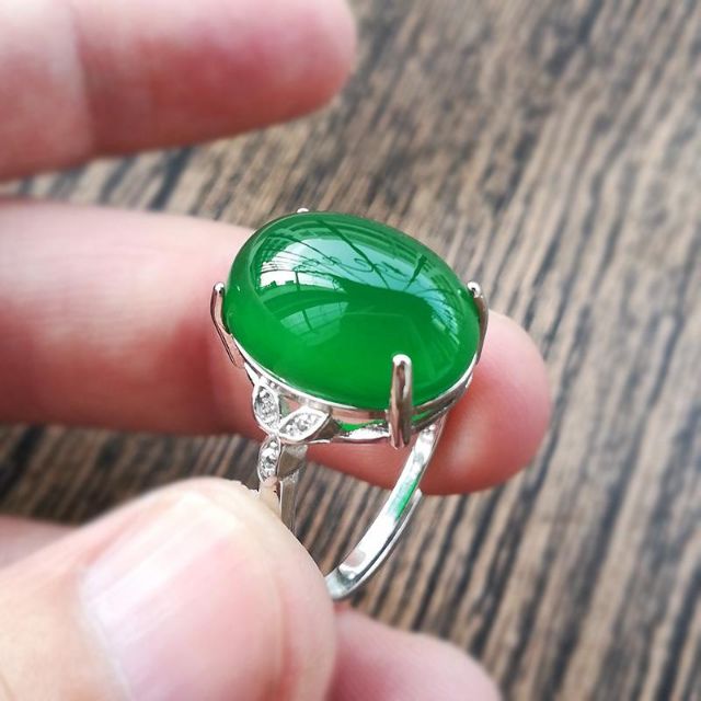 Đá Ngọc đế quang và Chalcedony thiên nhiên