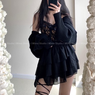 Cardigan đen / Croptop ren hoa văn / Váy vạt chéo buộc dây