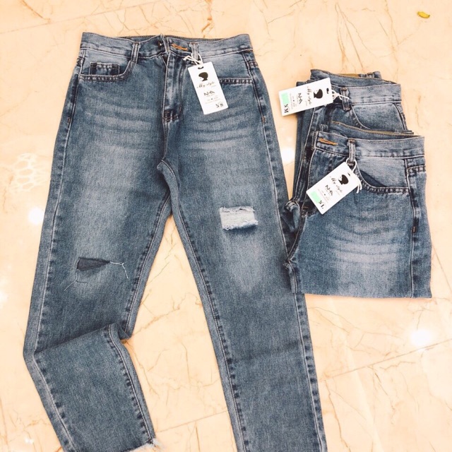 Quan jeans rách