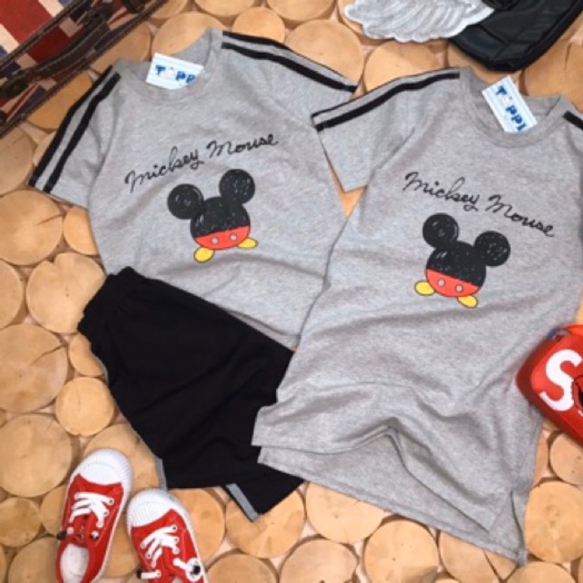 Bộ bé trai và đầm bé gái mickey