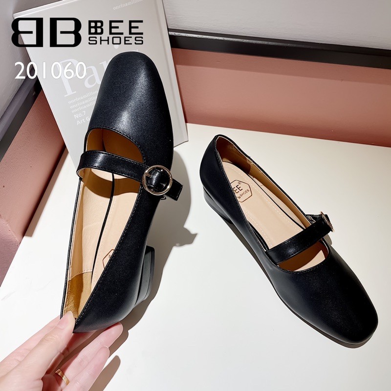 BEESHOES - GIÀY BÚP BÊ NỮ MŨI VUÔNG QUAI NGANG KHUY TRÒN - GIÀY BÚP BÊ NỮ DA LÌ SẴN MÀU ĐEN - BE 201060