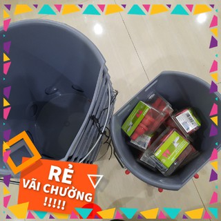 Bình cho dê con bú sữa 5 núm - chất liệu nhựa cực chắc chắn với độ bền cao và dung tích 8 lít - hàng ĐỨC