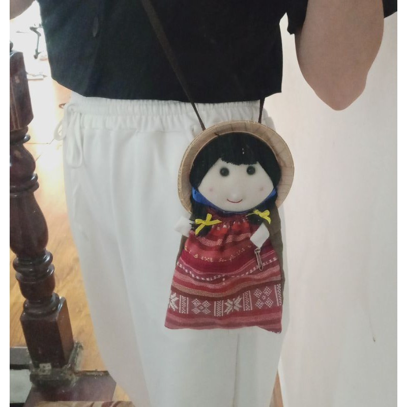 Túi đeo chéo thổ cẩm cô bé Việt Nam