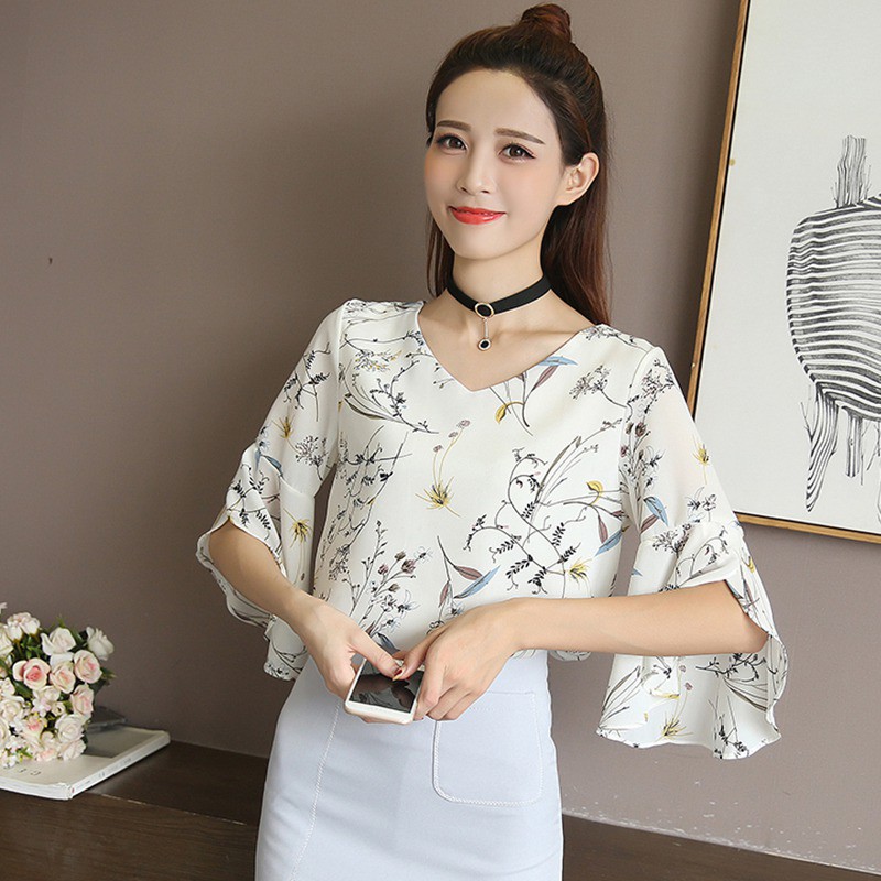 Áo kiểu cổ V tay loe in hoa xinh xắn cho nữ