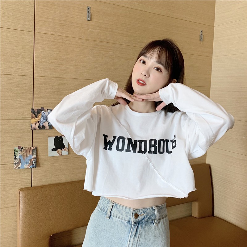 [Mã WAMT2405 giảm 10K đơn 0K] Áo croptop nữ dài tay ZOZORO form vừa in chữ WONDROUS chất vải đẹp thoáng mát - AT17