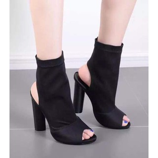 Boot cổ cao khoét gót
