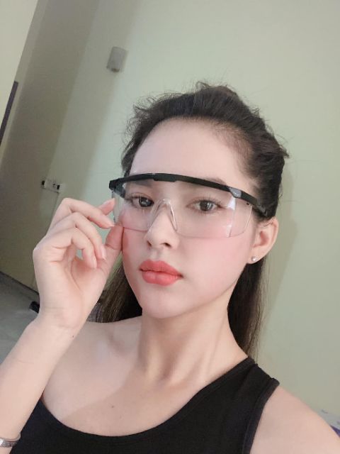 Kính bảo hộ an toàn cho mùa dịch . | BigBuy360 - bigbuy360.vn