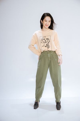 Áo nỉ da cá in cô gái