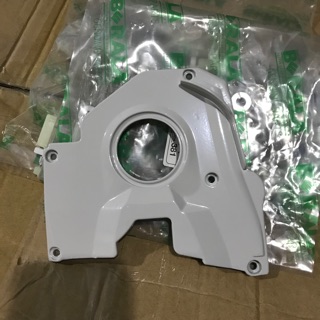 Nắp ốp nhớt / miếng sắt năm lỗ / miếng sắt 5 lỗ máy cưa xích MS 381 STIHL