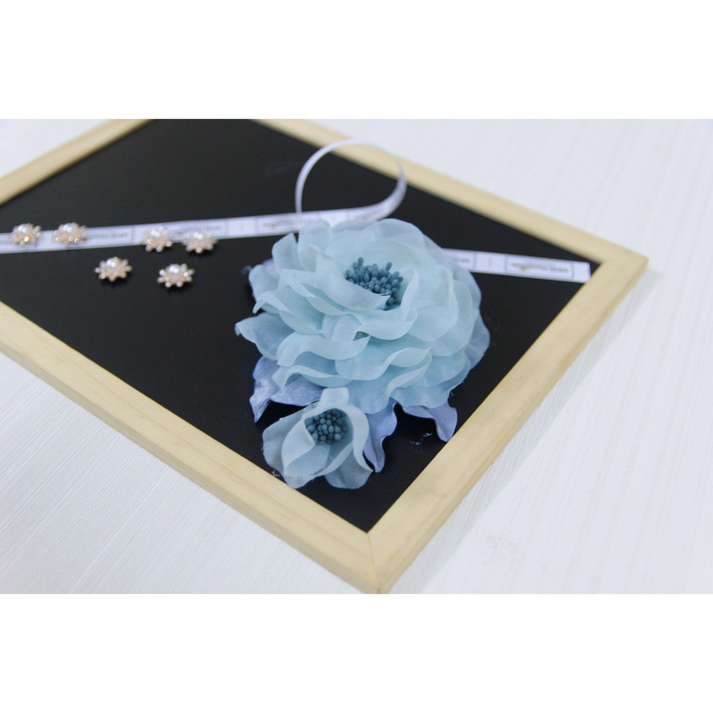 (ảnh thật 100%) Hoa cài áo handmade mẫu hoa mẫu đơn vải voan 1 nụ màu xanh dương (sz 13.5-14cm)