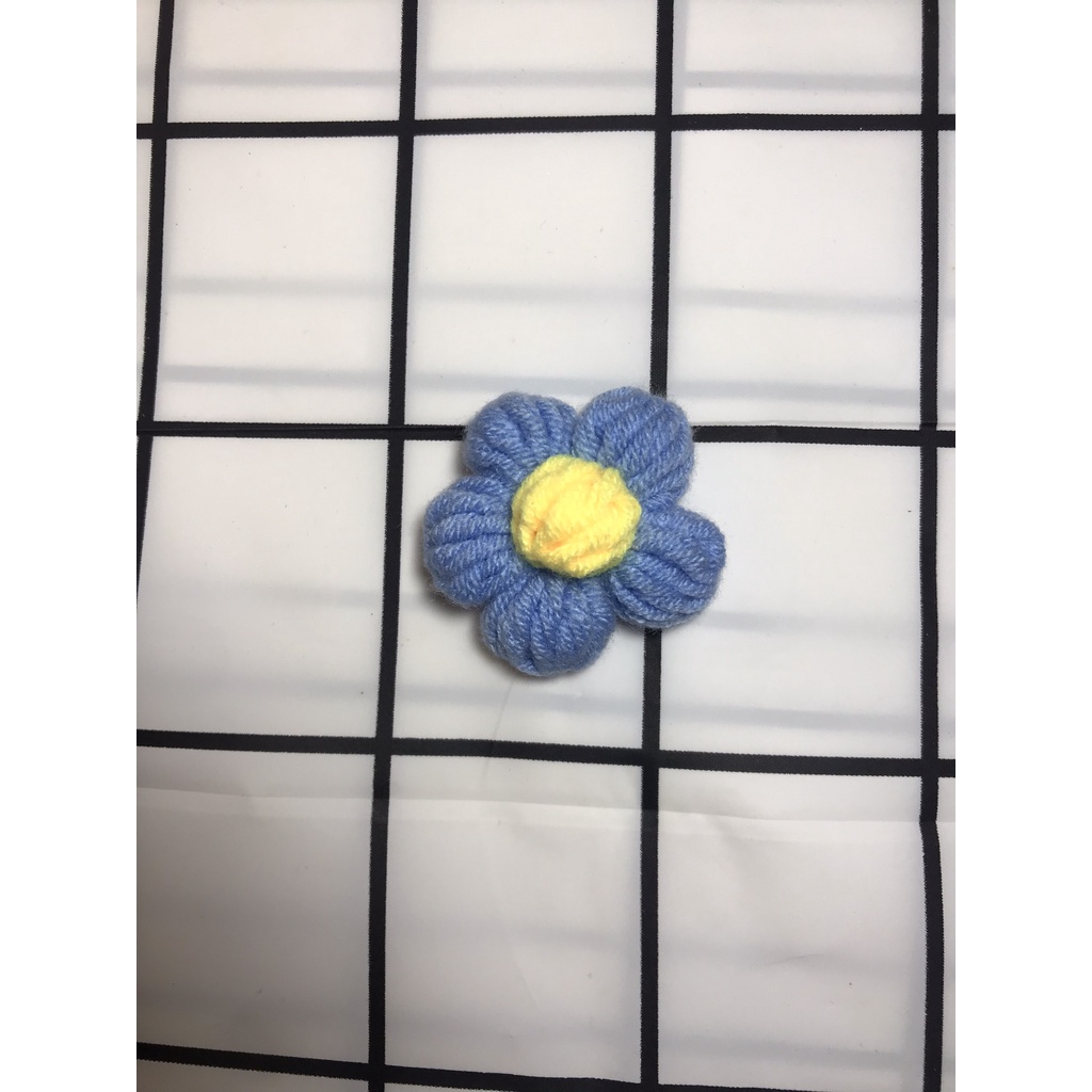 Ghim pin cài áo hình bông hoa