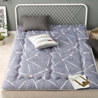 Topper đệm bông gấp gọn.