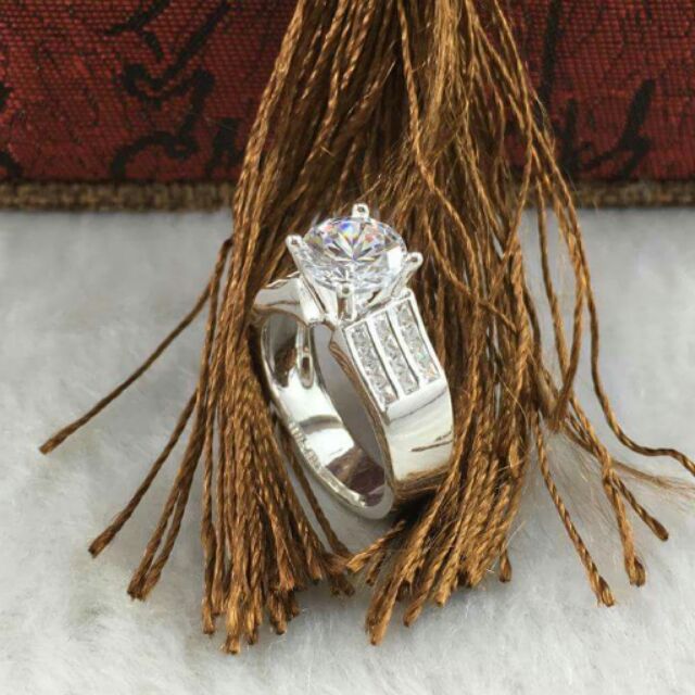 Nhẫn 3 hàng đá nữ