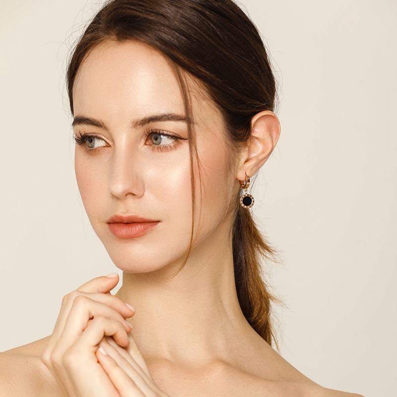Round Black Shellfish Rose Gold Earrings Titanium Steel Rose Gold Roman Numeral Earrings